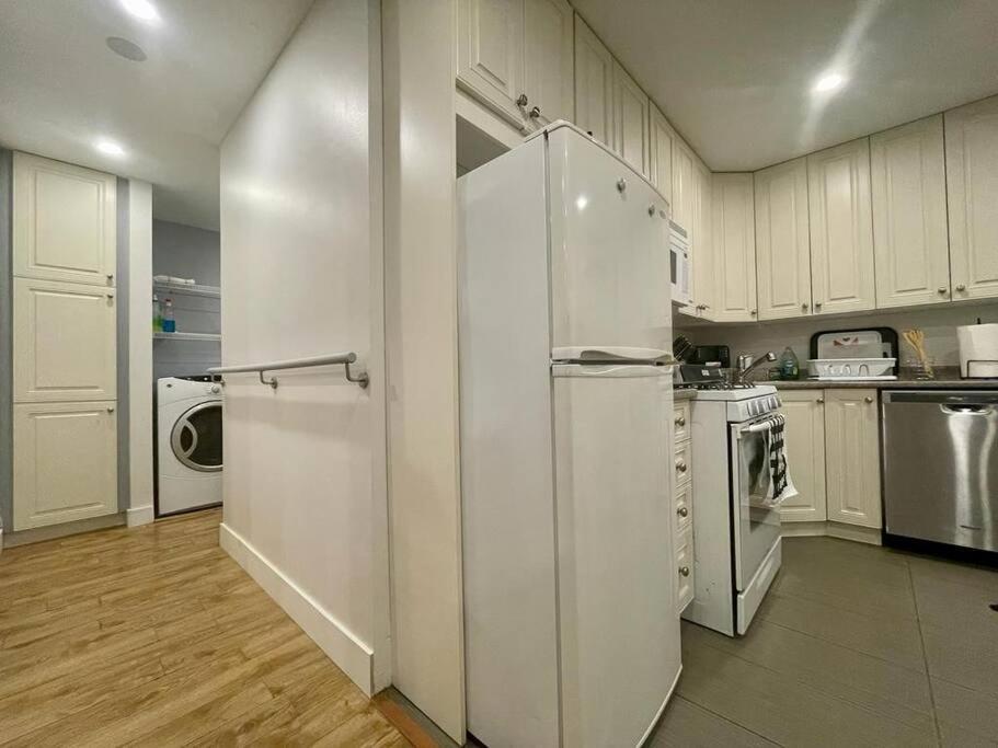 Westview Vacation Rental - Two Br House North Vancouver Bagian luar foto